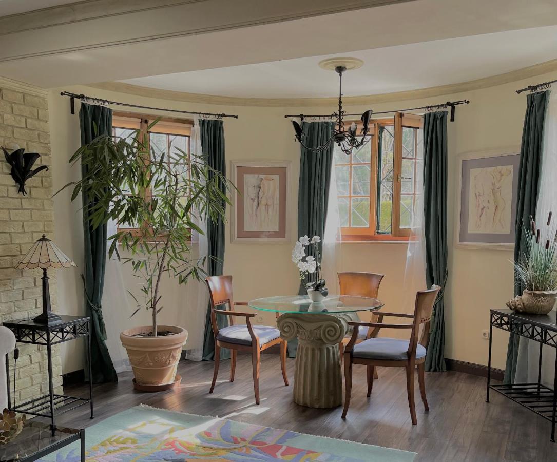 Buda Hills Villa Apartment Budapest Bagian luar foto